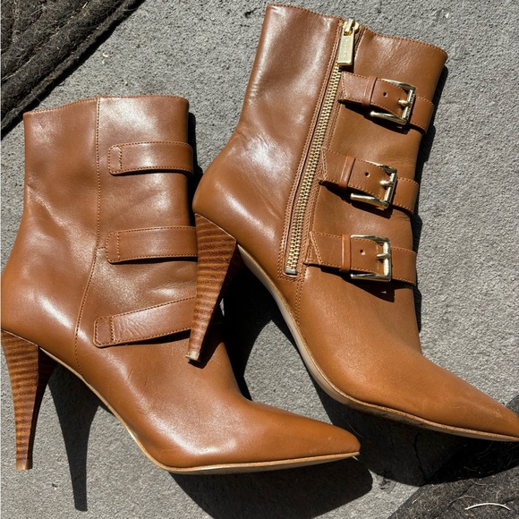 Gorgeous Brown Michael Kors Boots with Gold Zippers and Buckles - EUC Sz 6.5 - Picture 2 of 9